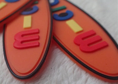 Les corrections en caoutchouc créatives ovales non-toxiques de logo pour des vêtements/enfants met en sac