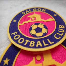 L'habillement fait sur commande de Club de Football raccorde le transfert de chaleur Tatami s'assemblant les labels doux de vêtement