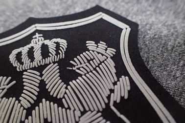Corrections en caoutchouc de mousse de logo de Microfiber d'habillement