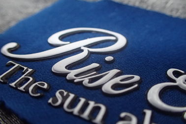 Le polo a gravé les corrections en refief transparentes de 0.7mm TPU